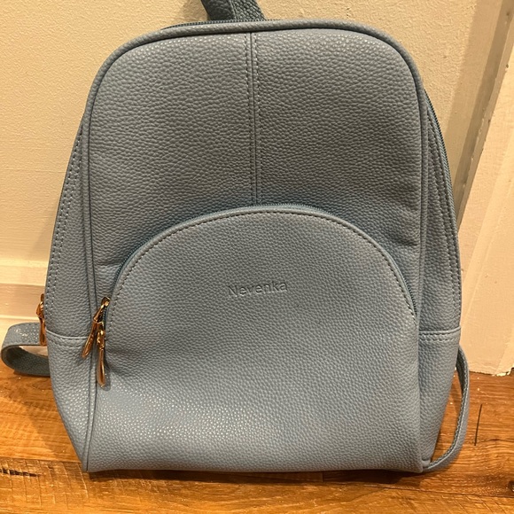 Backpack - Picture 2 of 7